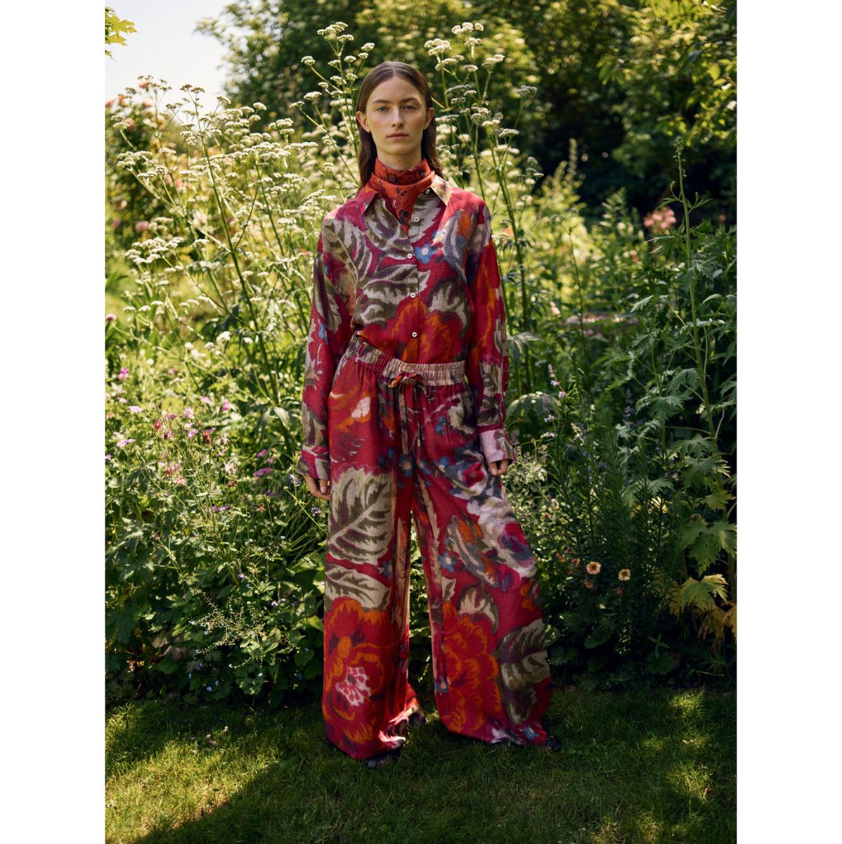 Tapis Noir Light Small Ellen Scarf Red