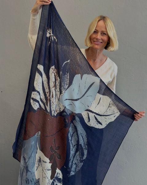 Hovedbilde Part Two Felisia Scarf Dark Navy Leaf Print 