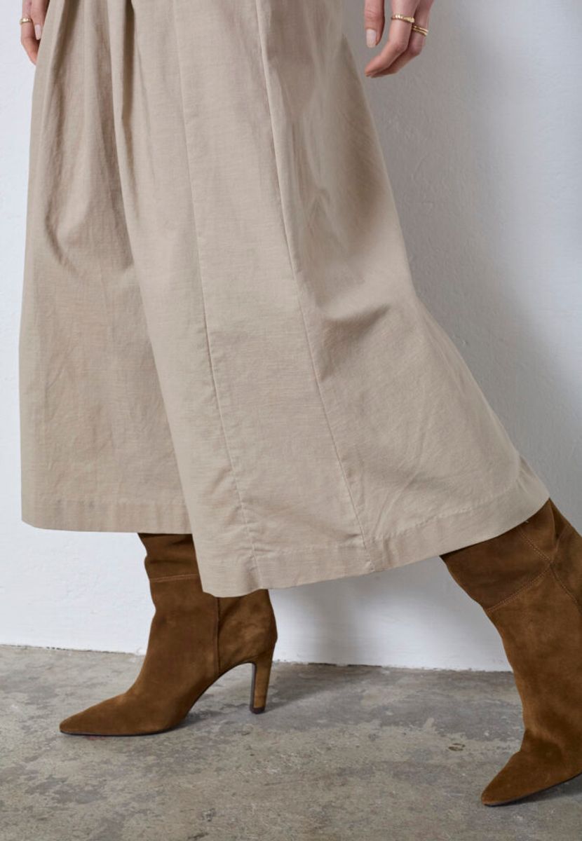 Cocouture Leila Anya Pleat Skirt Bisquit 